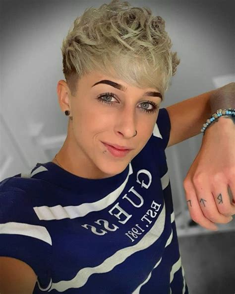 short lesbian haircuts|The Ultimate Guide to Lesbian Haircuts: Styles, Tips,。